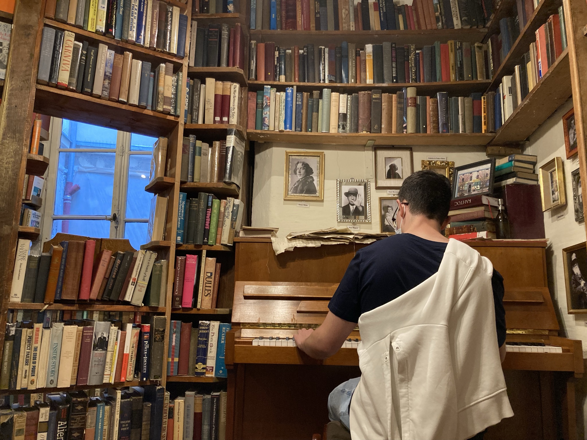 11 Shakespeare And Co